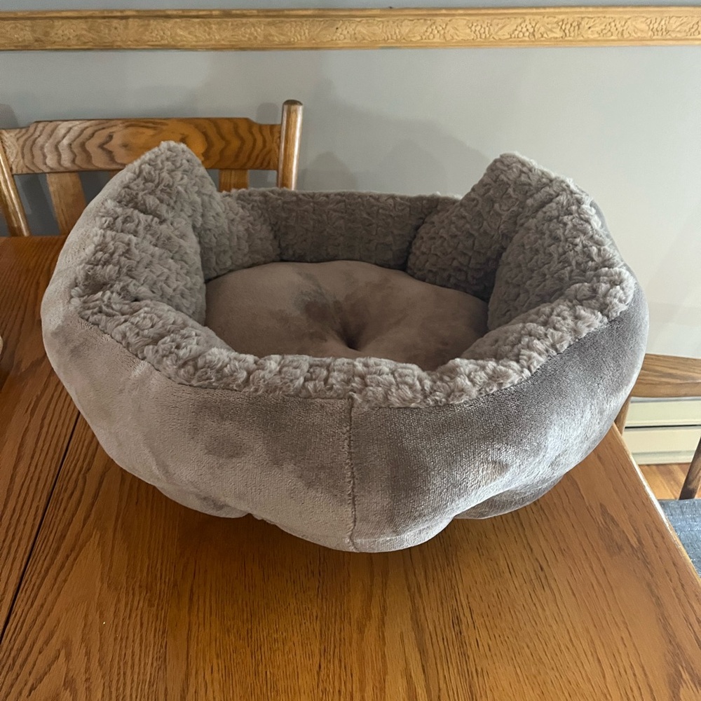 Cozy Gray Pet Bed